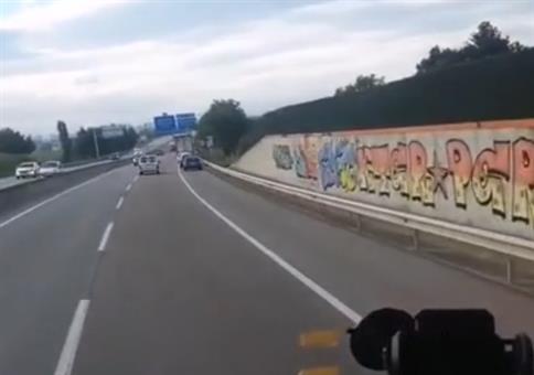 Einfach mal hinten anstellen