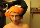 Katze auf Kopf