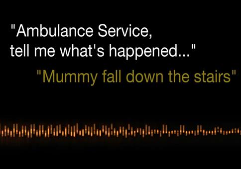 Kleines Mädchen ruft für ihre Mama den Notruf