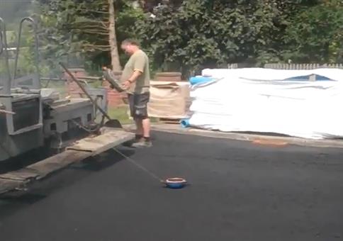 Würstchen auf der Baustelle erwärmen