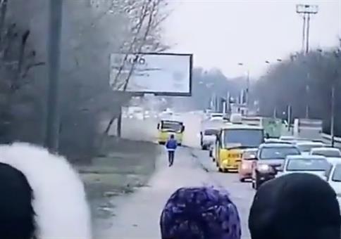 Das ist mein Gehweg!