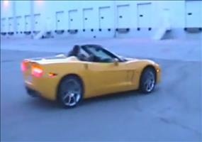 Vater bringt seiner Tochter mal richtig driften bei