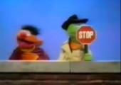 Ernie, Schlemihl und das Stop-Schild