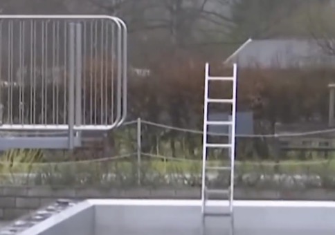 Ein Schwimmbad wird Opfer deutscher Behörden