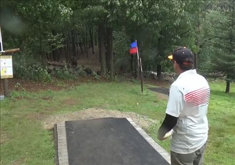 Krasser Wurf beim Disc Golf