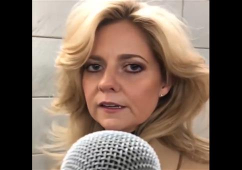 Spontan den Text weitersingen