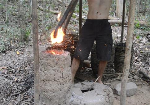 Primitive Technology: Schmelzofen Experimente