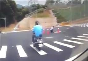 Auf der Kreuzung eingelocht