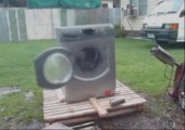 So zerstört man eine Waschmaschine