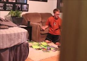 Psycho Dad zerstört die Videospielsammlung seines Sohns