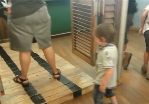 Die Saloontür und das 20th Century FOX Theme