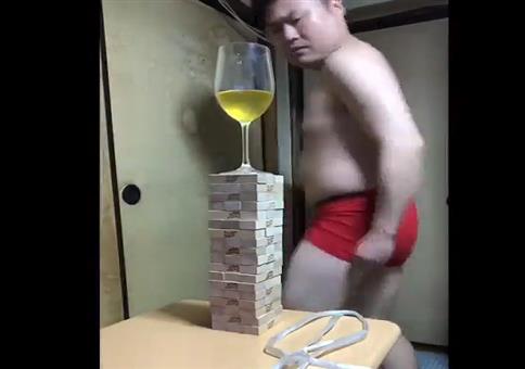 WTF zum Wochenende: Er zeigt euch wieder einen Trick!