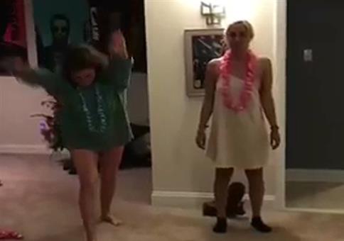 Wer macht den besseren Handstand?