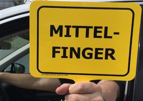 Mittelfinger!