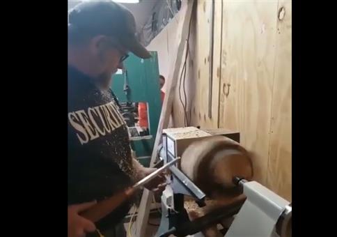 Kleiner Zwischenfall an der Drehbank