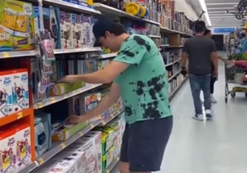 Rave im Spielwarengeschäft