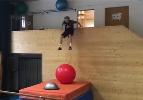 Der Boden ist Lava - Hindernissparkour