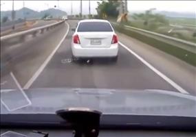 Zu dicht aufgefahren und das Instant-Karma schlägt zu