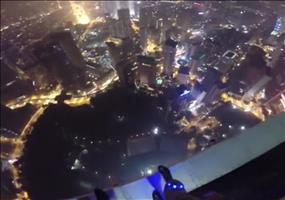 So crasht man eine Poolparty