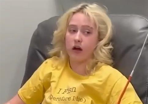 Zwillinger erkennen sich nach Zahn OP nicht wieder