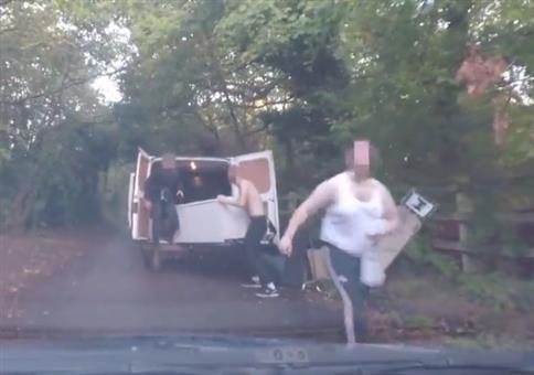 Beim illegalen Müllabladen erwischt