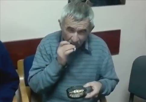 Saufen und rauchen gleichzeitig