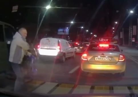 Das war knapp: Fast noch den Bus bekommen