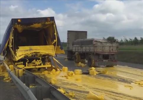 LKW hat viel gelbe Farbe verloren