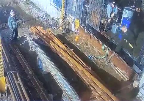 Safety first beim Metall abladen