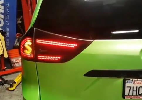 Autoblinker mit persönlichem Schriftzug