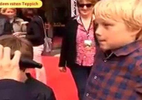 In so jungen Jahren hat er schon einen Pressesprecher