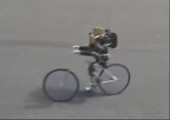 Roboter auf Fahrrad
