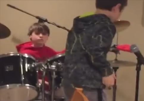 Instant Karma an den Drums