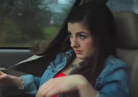 Kleine Gefälligkeit im Auto