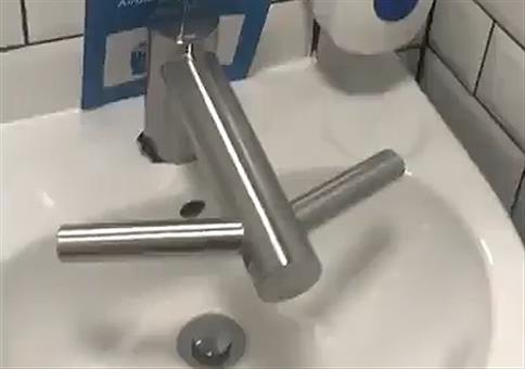 Handtrockner in Wasserhahn integriert