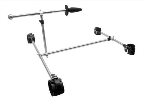 Bodenpranger mit Fickmaschine und Silikon Butt-Plug