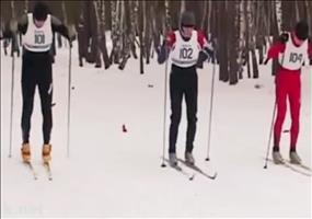Krasser Start bei Ski Langlauf