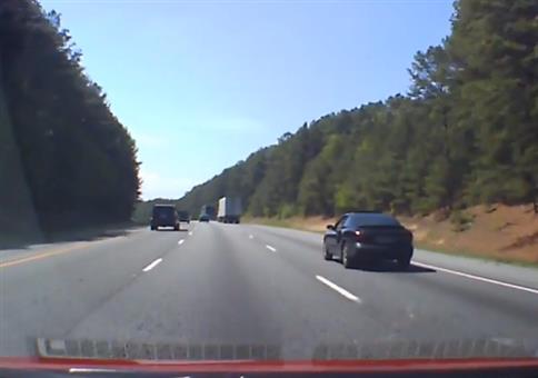 Wenn jemand auf der Autobahn ein Rad verliert...