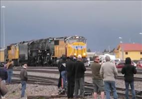 Zug Enthusiasten werden fast vom Zug überfahren