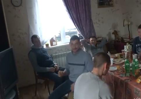 Russen beim Frühstück