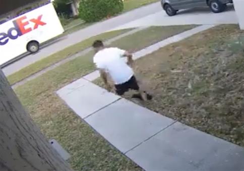 Was ist denn mit diesem Fedex Fahrer los?