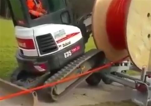 Richtige Profis: Kabeltrommel aufrollen