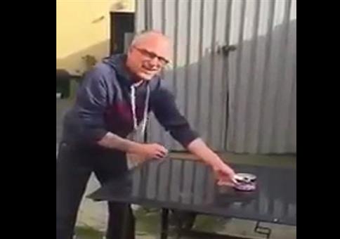 Surströmming (Stinkefisch) probieren