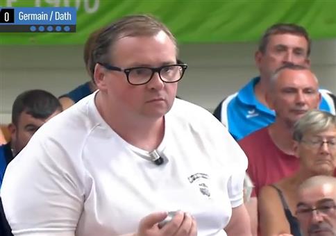 Er ist der Boule Sniper