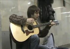 Die Reinkarnation von Kurt Cobain in der russischen U-Bahn