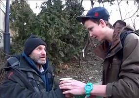 Zaubertrick: Einem Obdachlosen einen Freude machen