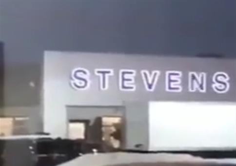 Stevens! Steves!