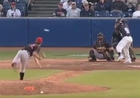 Neulich beim Baseball: Grad noch so das Gesicht gerettet