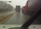 Das war knapp - Zu viele LKW unterwegs