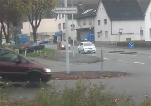 Der Feuerwehrbus kommt nie zu spät